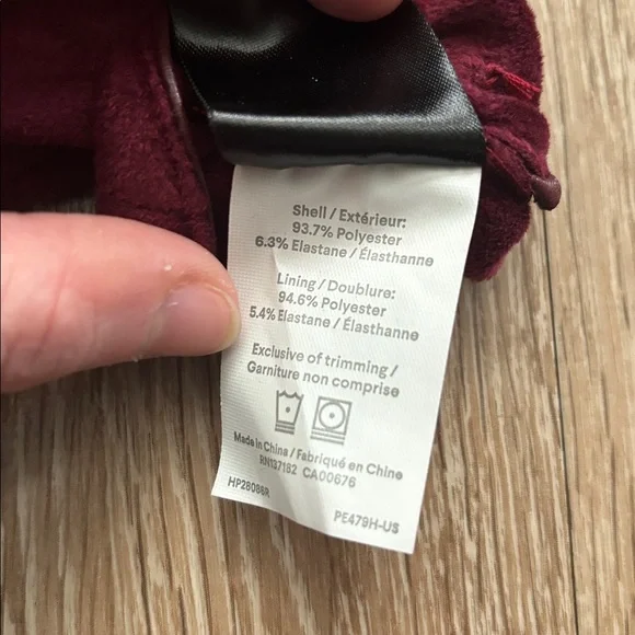 Hot Paws burgundy/ maroon gloves - Picture 5 of 5